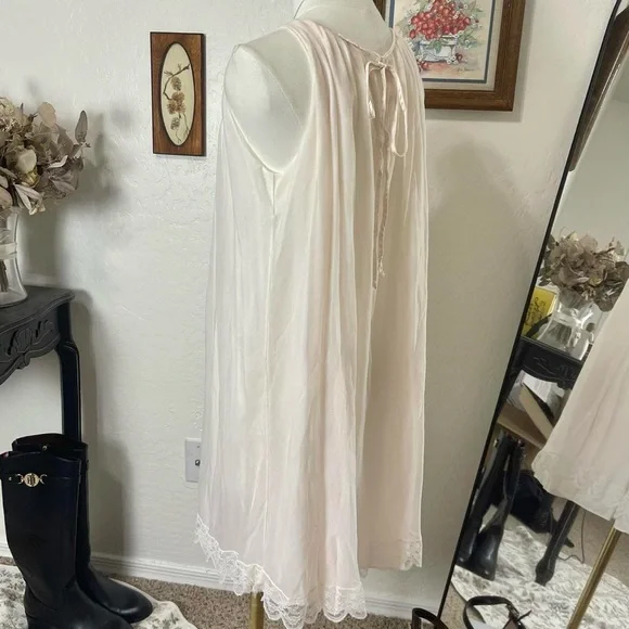 1960s Vintage Cottage Lace Country Nightgown‎